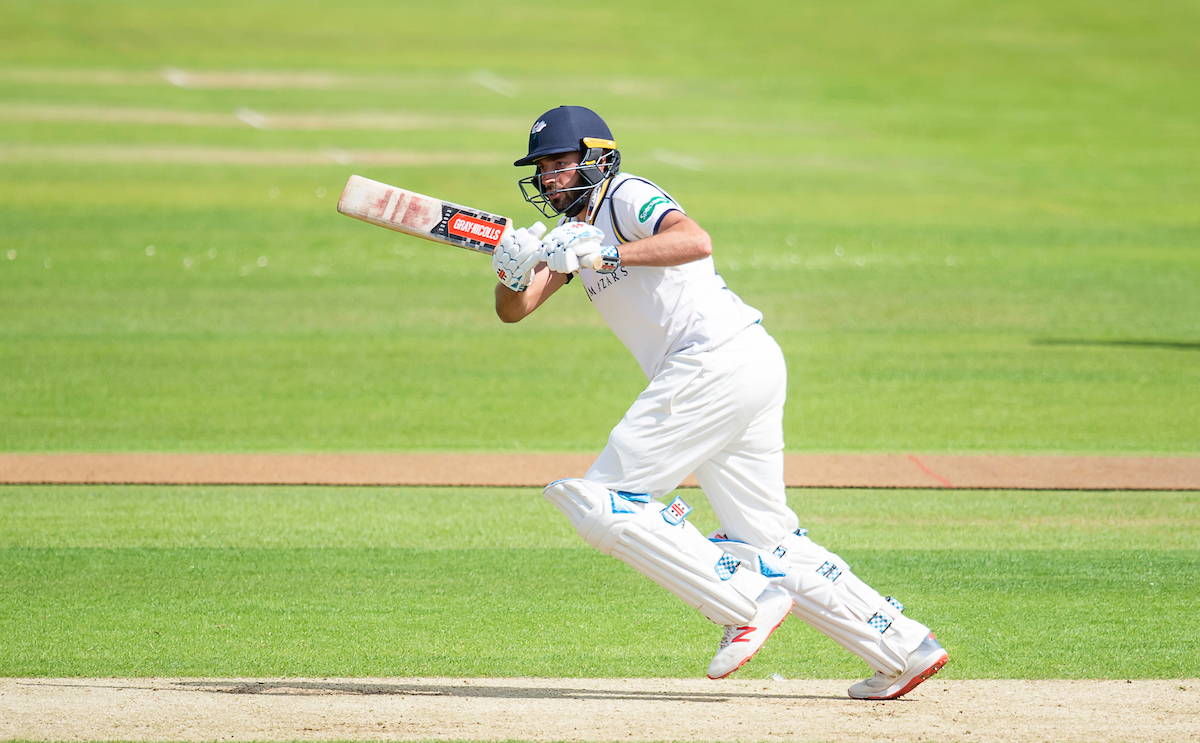 Leaning on frustrating day for batsmen Yorkshire County Cricket Club