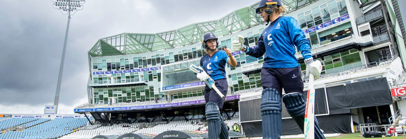 Northern Diamonds v Western Storm - Headingley Stadium, Leeds, England - Northern Diamonds' Sterre Kalis & Lauren Winfield-Hill punch gloves as they come out to bat against Western Storm.